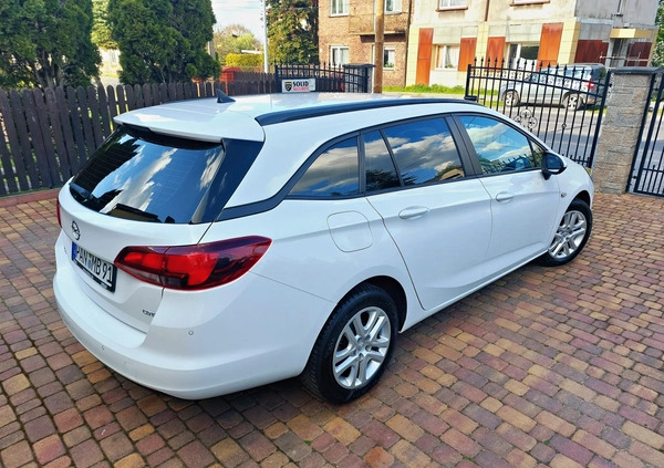 Opel Astra cena 35900 przebieg: 197000, rok produkcji 2017 z Zawiercie małe 667